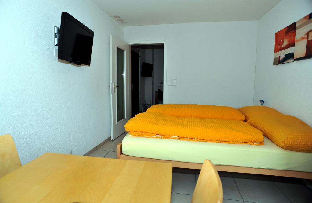 Niros Bed & Breakfast Birsfelden Rom bilde