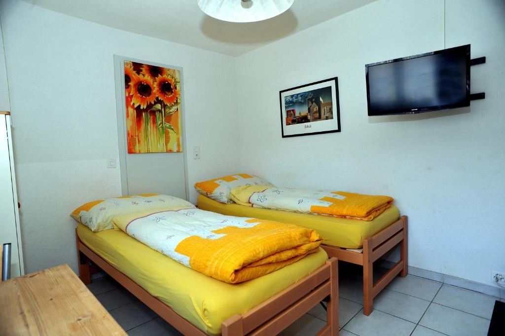 Niros Bed & Breakfast Birsfelden Rom bilde