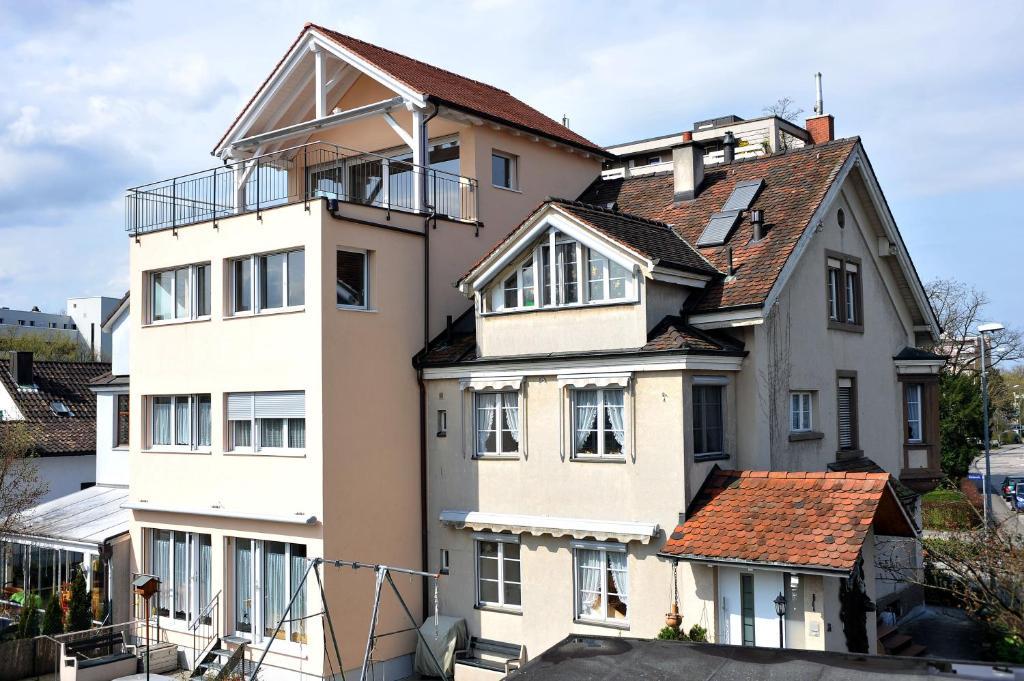 Niros Bed & Breakfast Birsfelden Eksteriør bilde