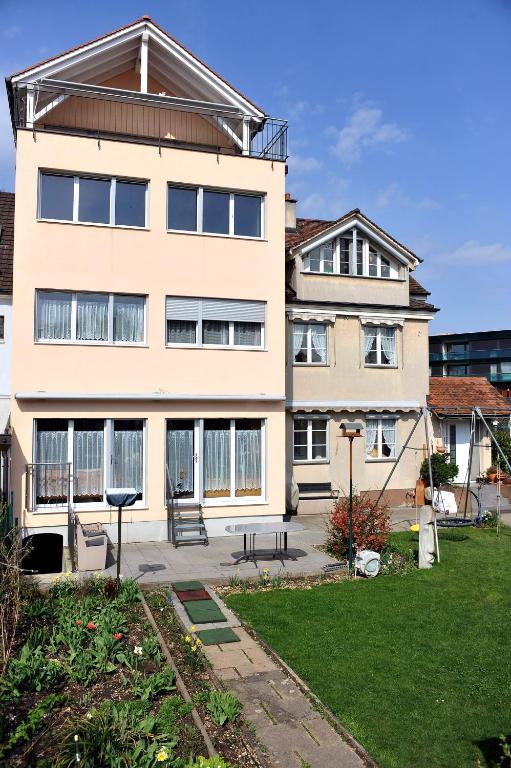 Niros Bed & Breakfast Birsfelden Eksteriør bilde